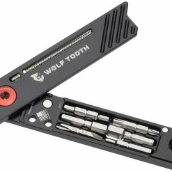 Gravel & Road Wolf Tooth 8-Bit Pliers